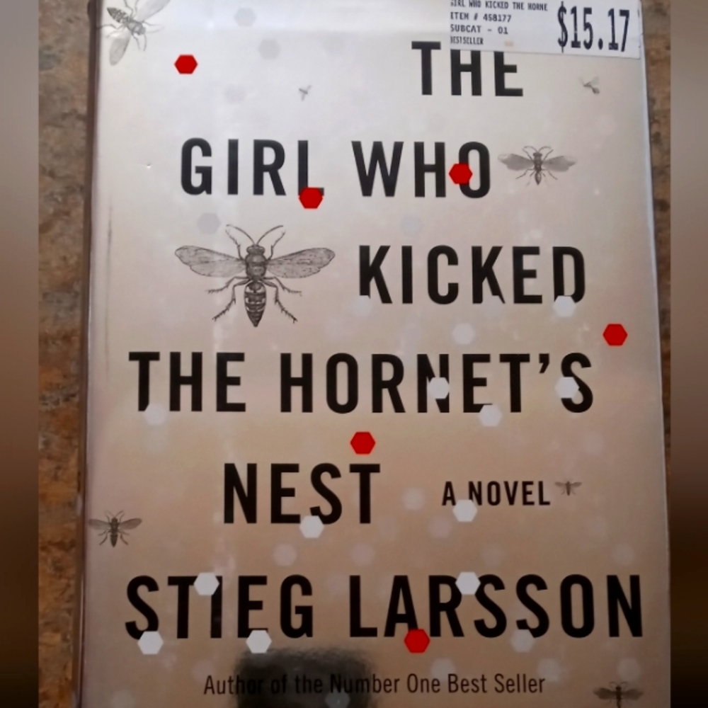 The Girl Who Kicked the Hornet's Nest by Stieg Larsson - Beige Cover